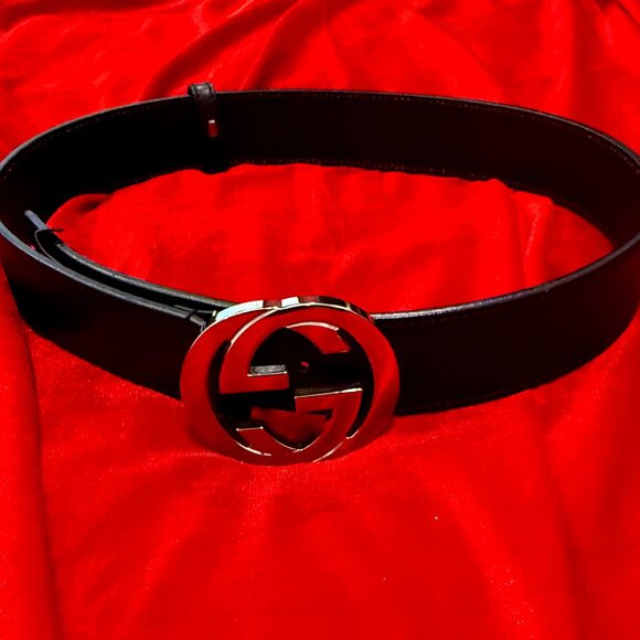 AUTHENTIC GUCCI BLACK LEATHER BELT SILVER HARDWARE WITH A TINY FIXABLE FLAW - Picture 1 of 13